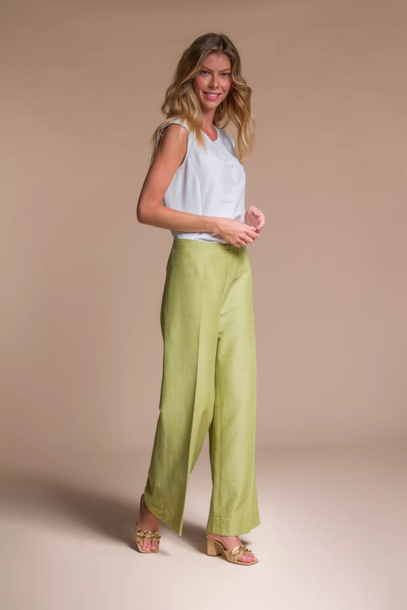 Baby girl light grey trousers in organic cotton | PlayUp
