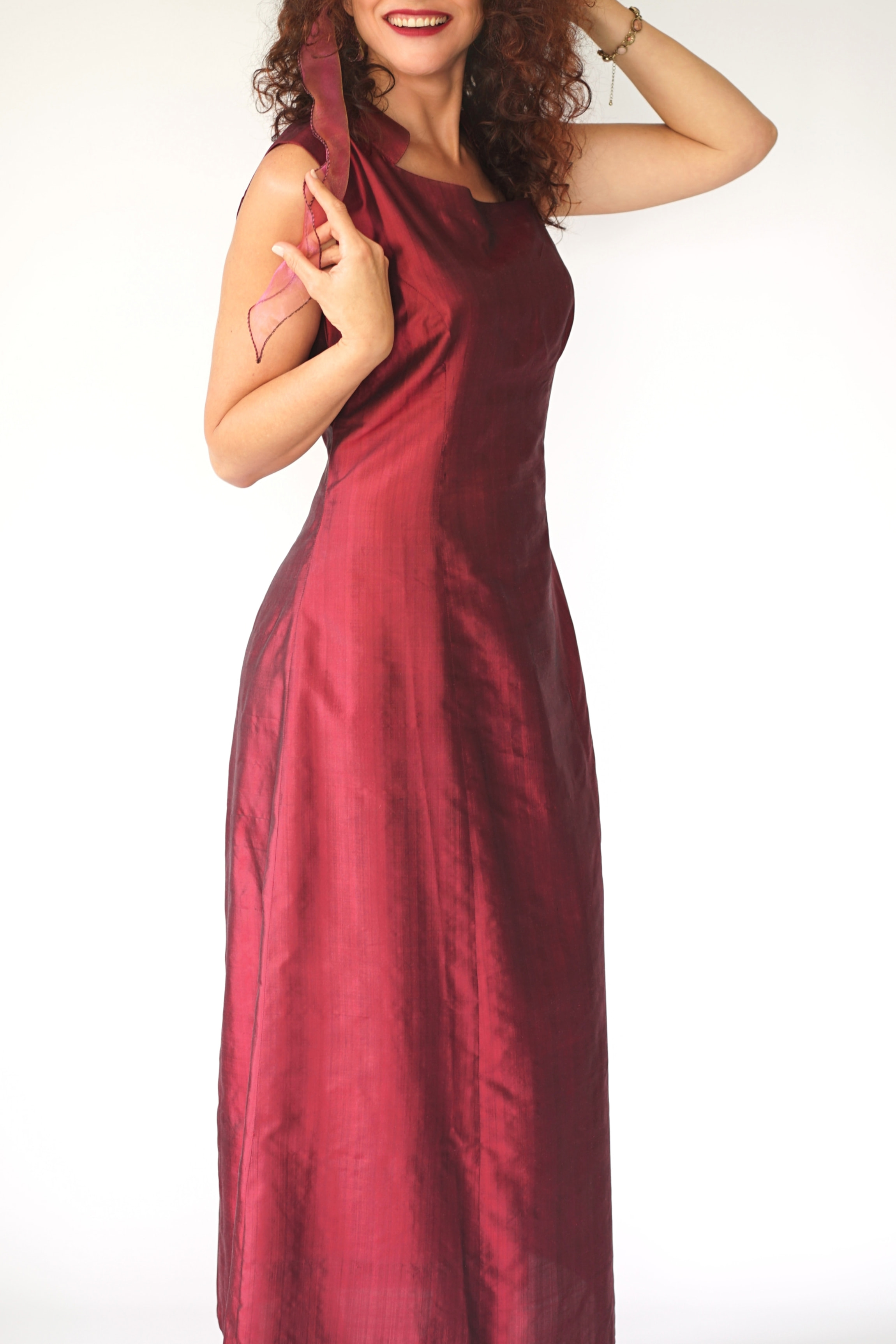 One-sleeve A-line evening dress with a slit skirt